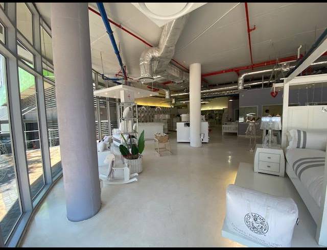 369M² RETAIL TO LET IN CLAREMONT